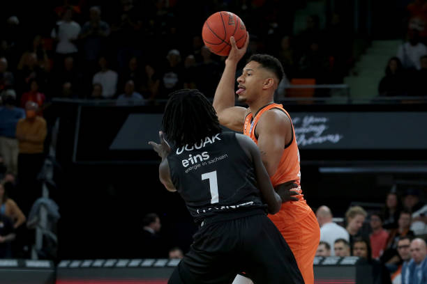 球队中并不 球队中并不